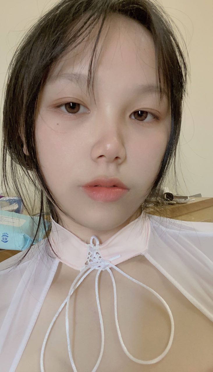 【2023-08-06】girlfriend begging for cum on mouth